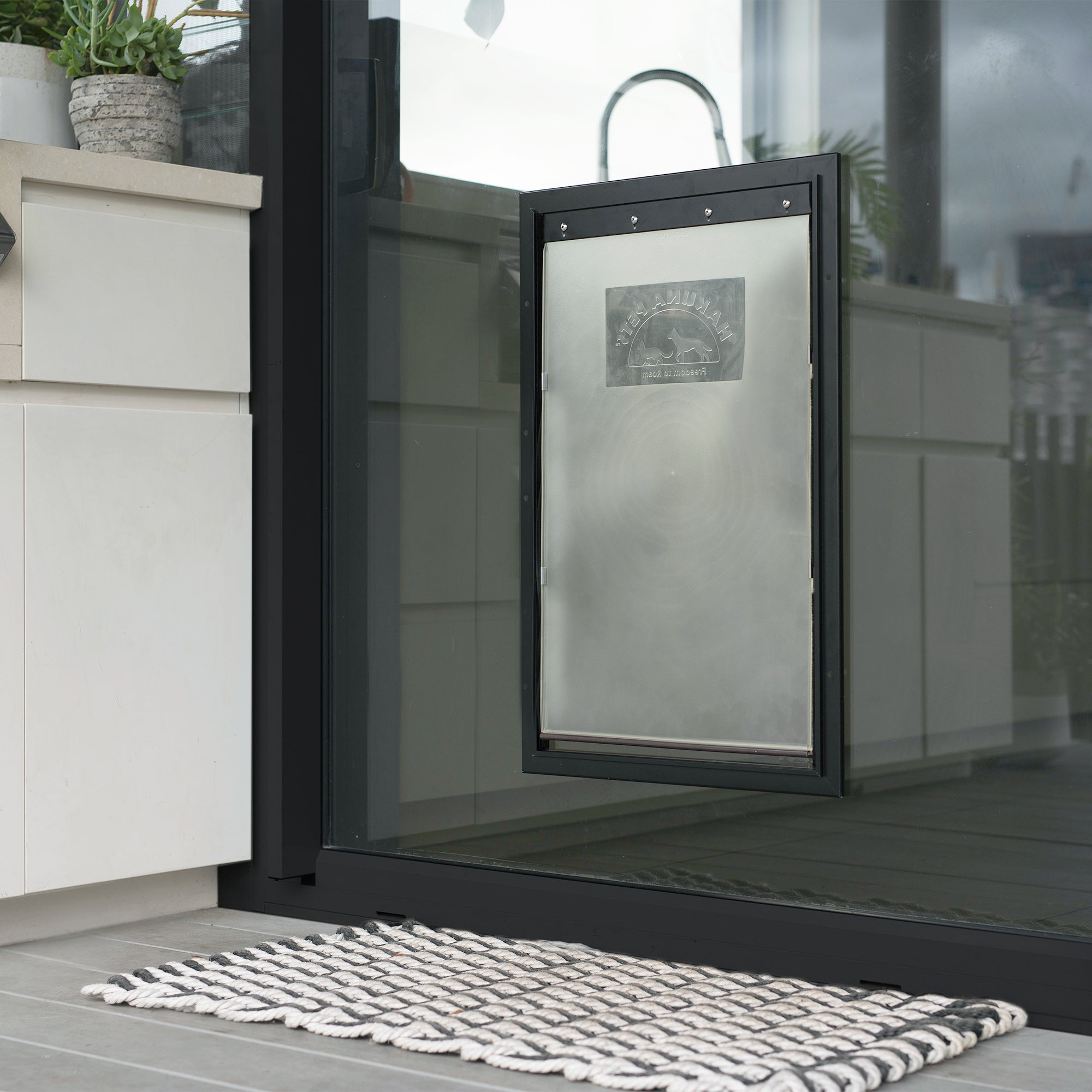 Deluxe Aluminium Pet Door