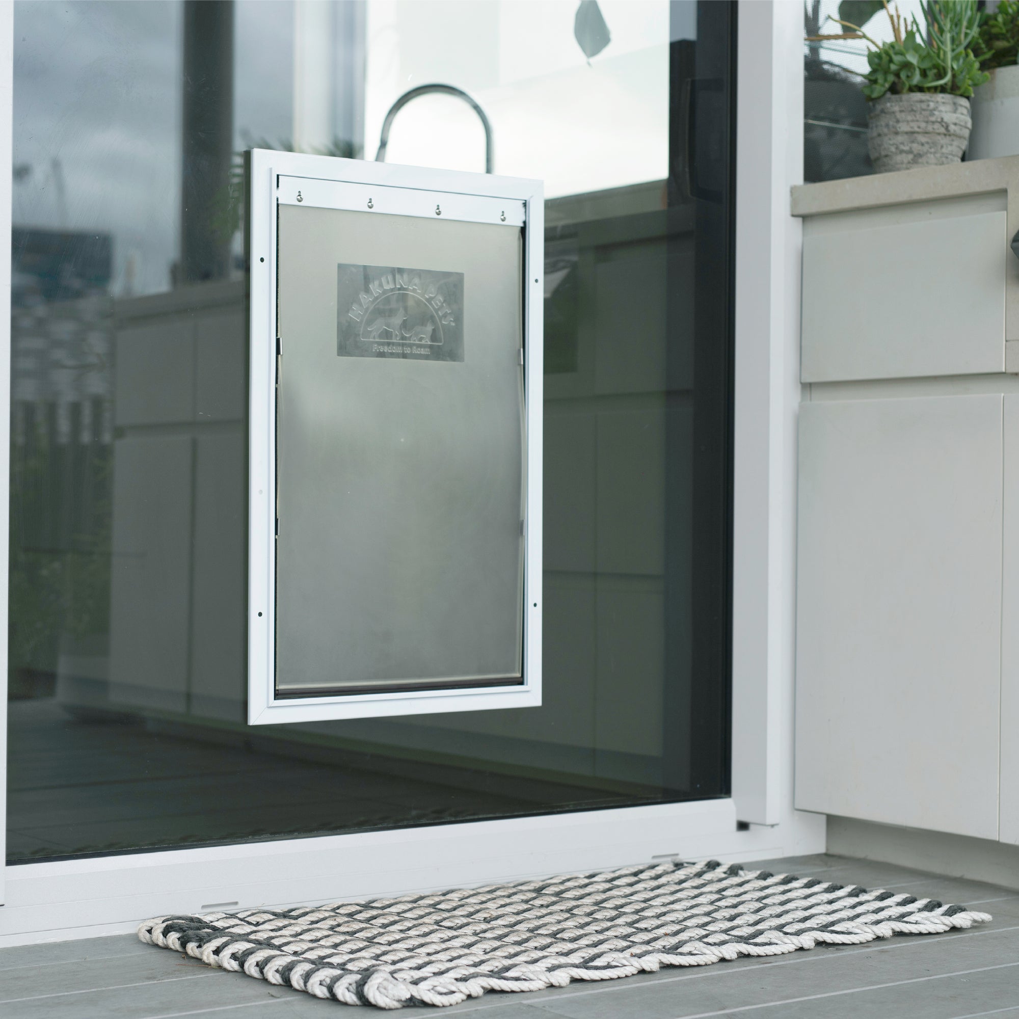 Deluxe Aluminium Pet Door